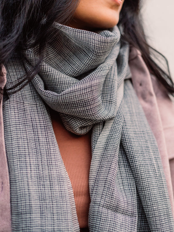 Grey Checkered Yarn-Dyed Lambswool Unisex Woollen Scarf