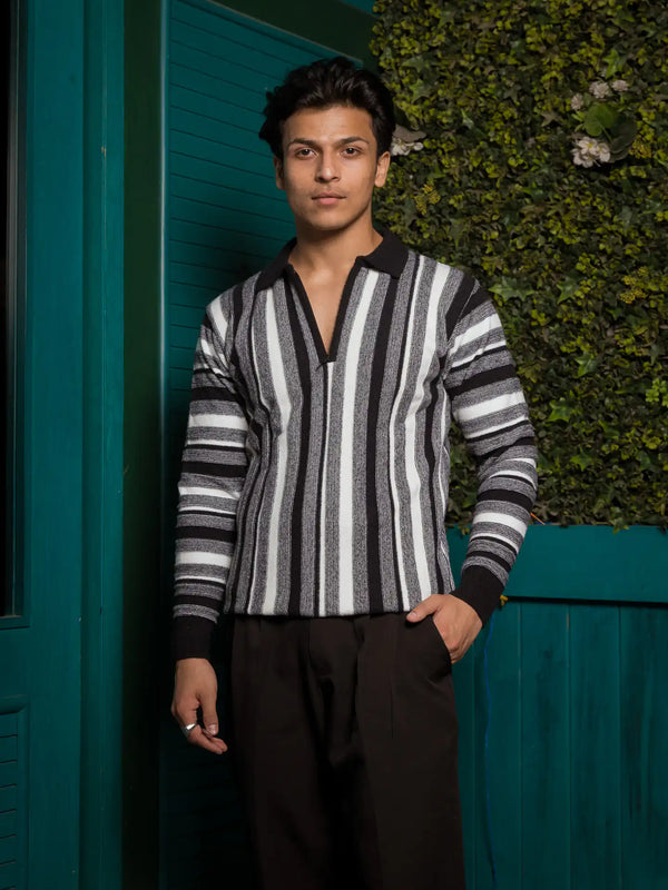 Black & White Designer Collared Zipper Knitted Sweater