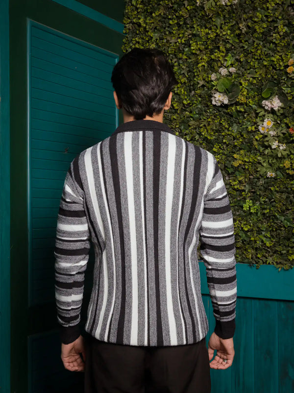Black & White Designer Collared Zipper Knitted Sweater