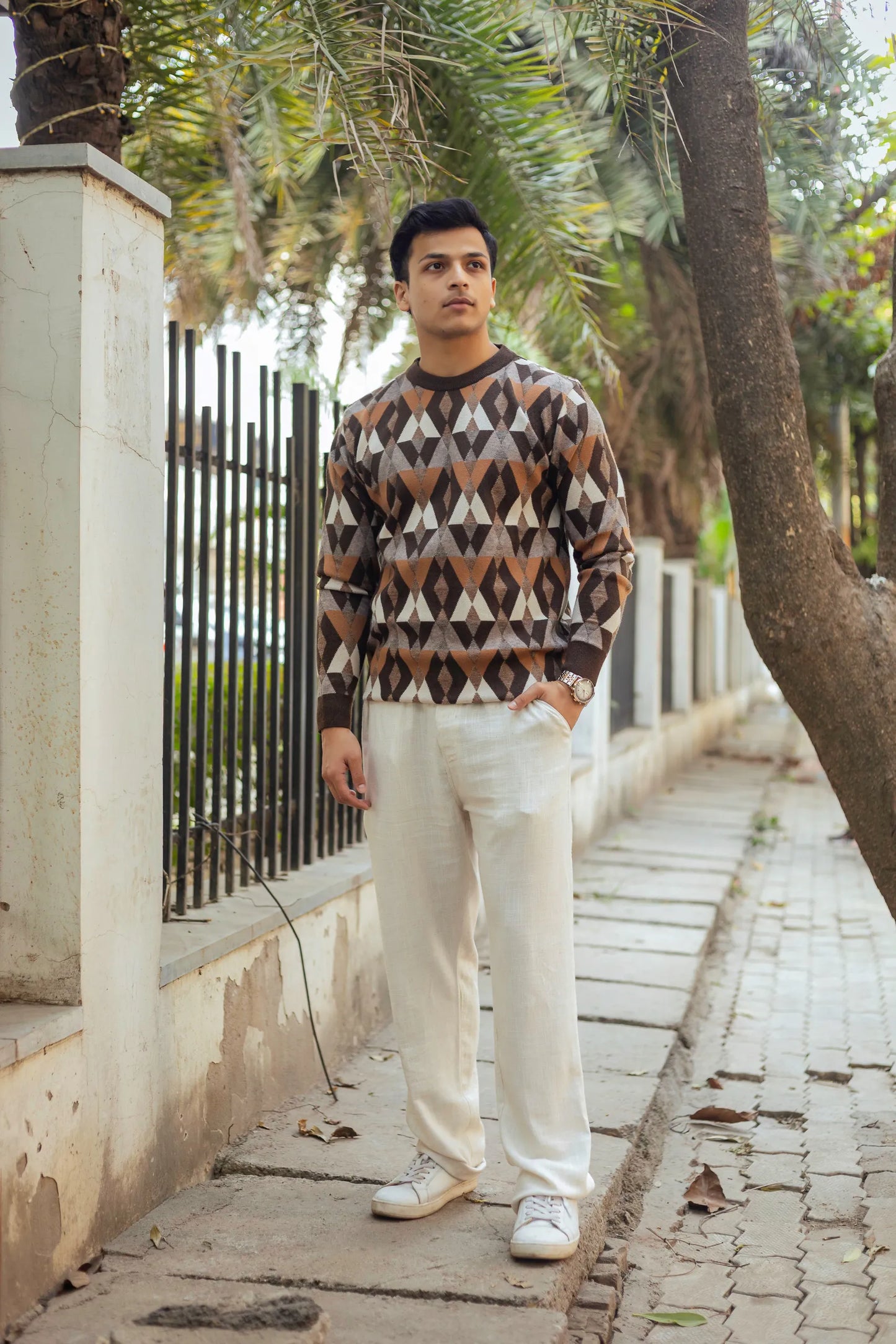 Vintage Rhombus Brown Round Neck Sweater