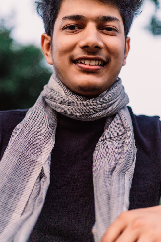 Grey Checkered Yarn-Dyed Lambswool Unisex Woollen Scarf